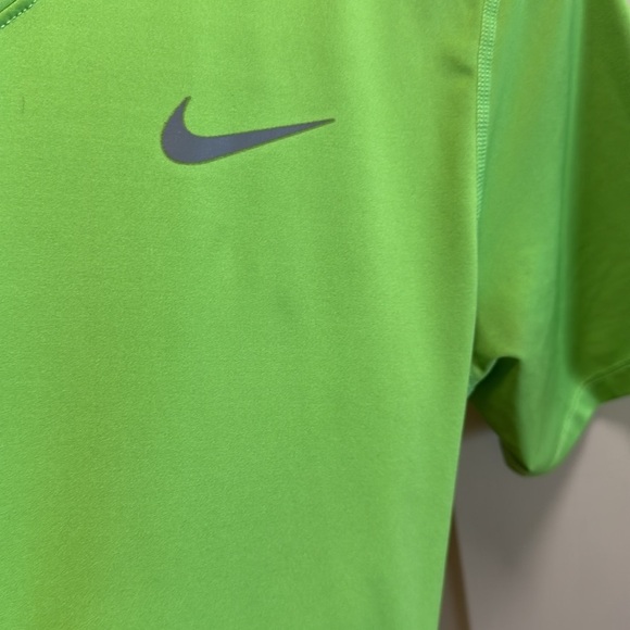 Nike Pro Lime Green NikeFit Fitted Performance Tee size M - Picture 5 of 10